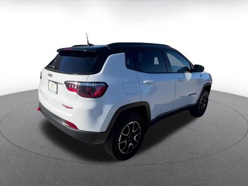 Used 2025 Jeep Compass Trailhawk image 14