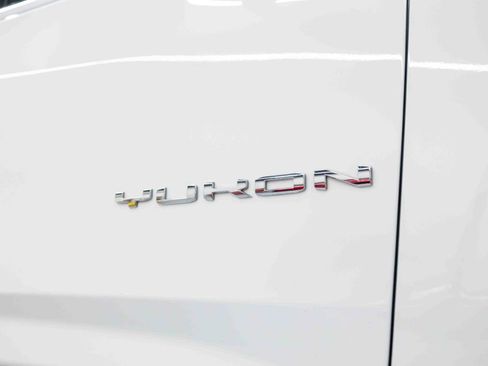 Used 2023 GMC Yukon XL SLT w/ SLT Luxury Package AWD/4WD image 19