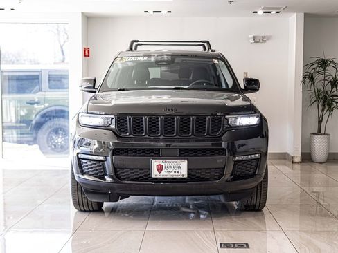 Used 2023 Jeep Grand Cherokee L Limited w/ Black Appearance Package image 4