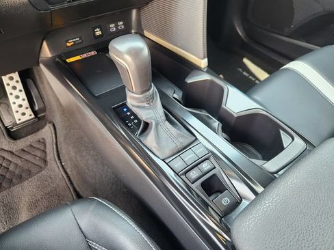 Used 2025 Toyota Camry SE w/ Convenience Package FWD image 18