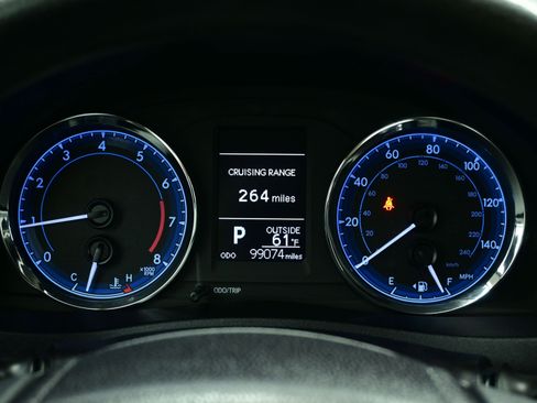 Used 2019 Toyota Corolla LE image 22