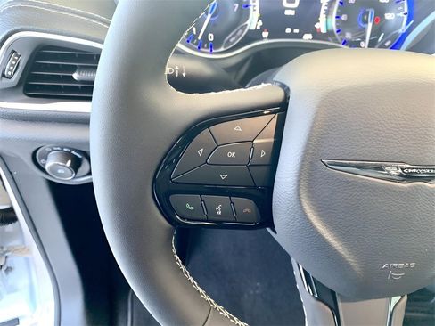 New 2026 Chrysler Pacifica Select w/ S Appearance Package image 30