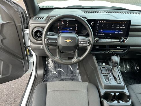 Used 2023 Chevrolet Colorado W/T image 19