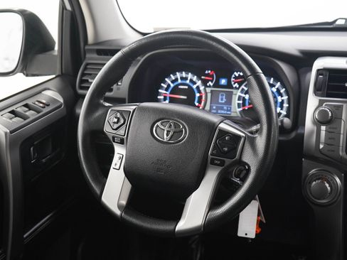 Used 2015 Toyota 4Runner SR5 AWD/4WD image 15