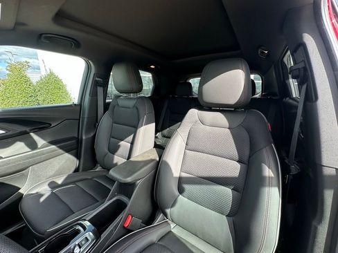 Used 2022 Chevrolet TrailBlazer RS w/ Sun and Liftgate Package image 9