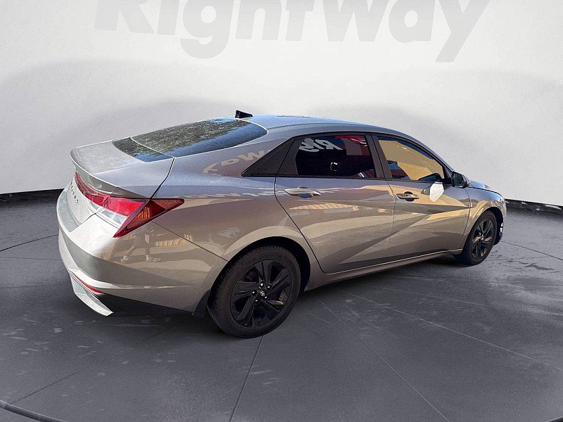 Used 2023 Hyundai Elantra SEL FWD image 5