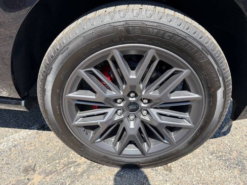 Used 2025 Ford Expedition Platinum w/ Stealth Performance Package AWD/4WD image 53