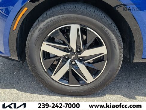 Used 2023 Kia Sorento S w/ Panoramic Sunroof Package FWD image 8