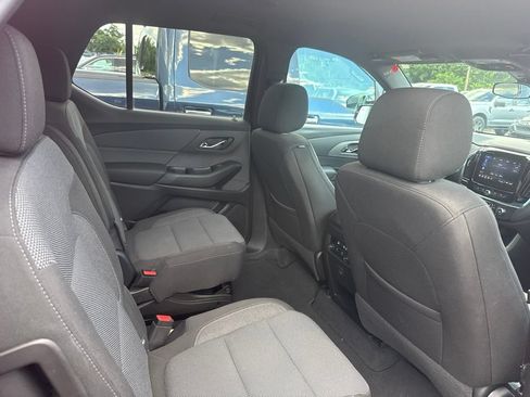 Used 2023 Chevrolet Traverse LT AWD/4WD image 6
