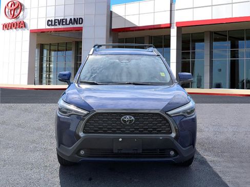 Used 2024 Toyota Corolla Cross XLE w/ Convenience Package FWD image 3