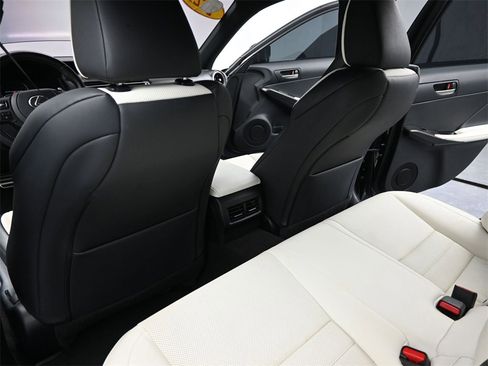 Used 2021 Lexus IS 350 F Sport image 12