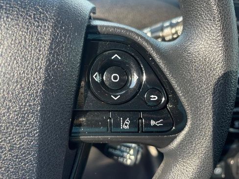 Used 2020 Toyota Prius LE AWD/4WD image 16