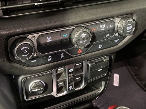Used 2026 Jeep Wrangler Unlimited Sport AWD/4WD image 19