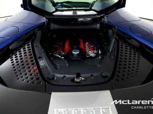 Used 2022 Ferrari SF90 Spider image 29