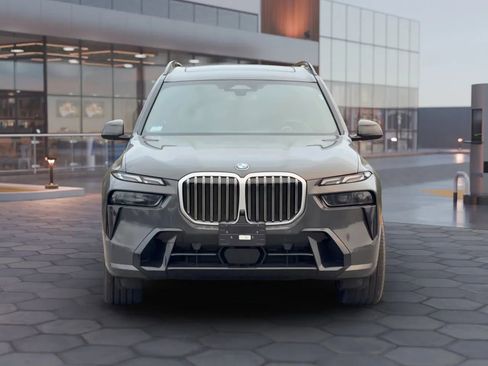 Used 2025 BMW X7 xDrive40i w/ M Sport Package image 1