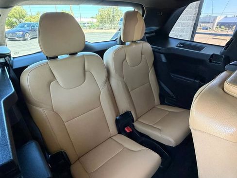 Used 2016 Volvo XC90 T6 Momentum w/ Momentum Plus Package AWD/4WD image 53