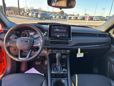 New 2026 Jeep Compass Latitude image 25