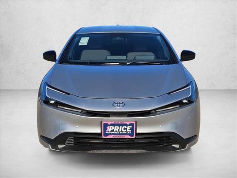 Used 2024 Toyota Prius LE FWD image 2