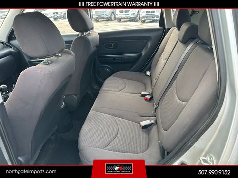 Used 2013 Kia Soul FWD image 16