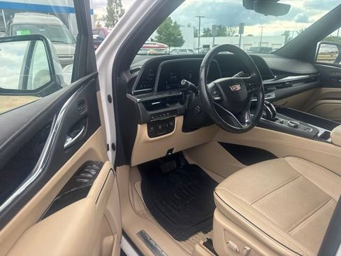 Used 2021 Cadillac Escalade Premium Luxury w/ Performance Package AWD/4WD image 5