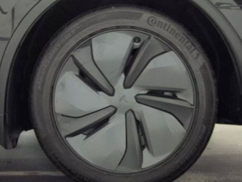 Used 2026 Tesla Model Y 2WD image 11