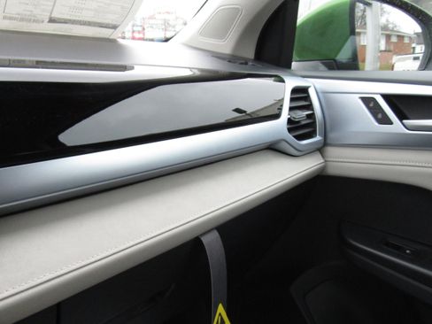 New 2026 Volkswagen Taos SE image 26