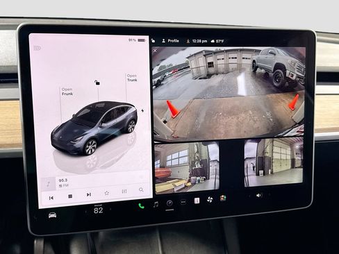 Used 2022 Tesla Model Y Long Range AWD/4WD image 22