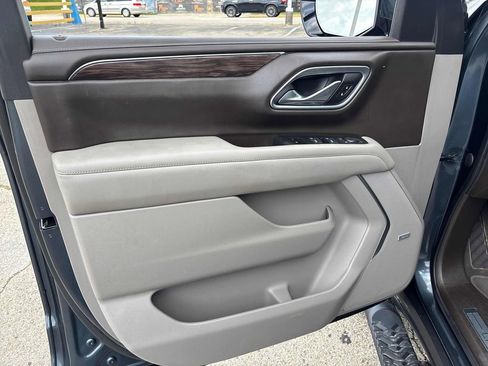 Used 2021 Chevrolet Tahoe Z71 w/ Z71 Signature Package AWD/4WD image 9