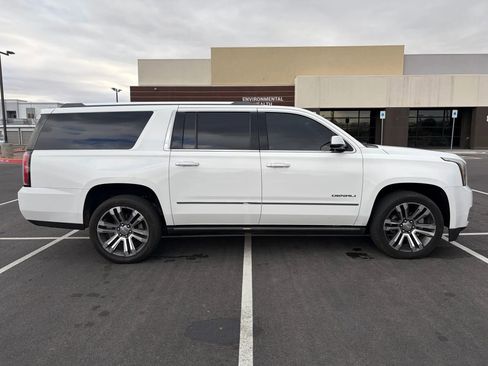Used 2018 GMC Yukon XL Denali w/ Denali Ultimate Package image 3
