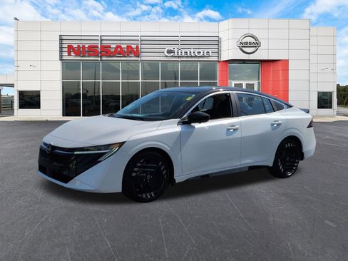 New 2026 Nissan Sentra SR w/ SR Premium Package FWD image 7