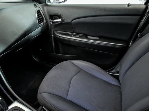 Used 2013 Chrysler 200 Touring FWD image 22