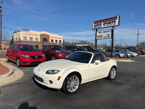 Used 2007 MAZDA MX-5 Miata Grand Touring image 1