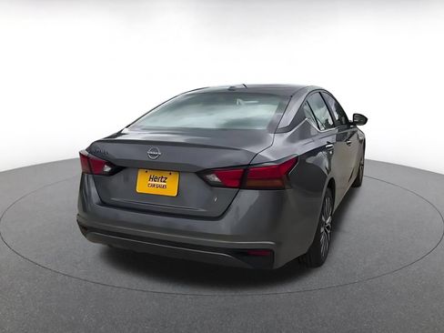 Used 2025 Nissan Altima 2.5 SV FWD image 14