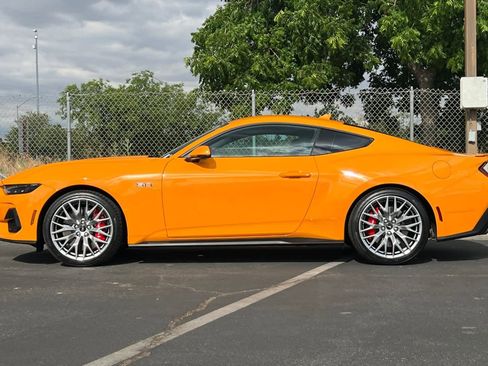 Used 2026 Ford Mustang GT Premium RWD image 5