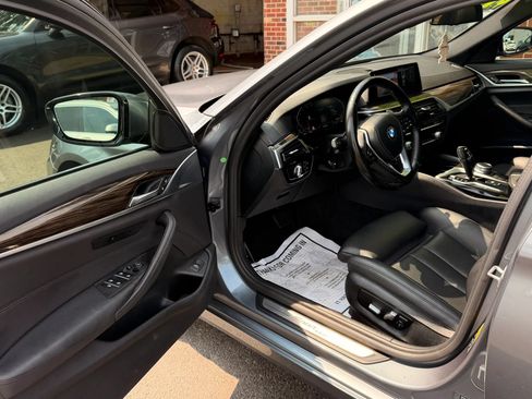 Used 2020 BMW 530i xDrive w/ Convenience Package AWD/4WD image 8