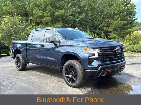 Used 2022 Chevrolet Silverado 1500 LT Trail Boss AWD/4WD image 3