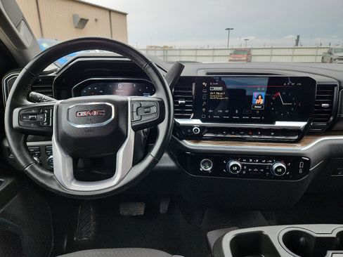 Used 2024 GMC Sierra 1500 Elevation AWD/4WD image 11