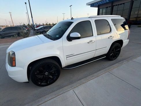 Used 2010 GMC Yukon Denali RWD image 14