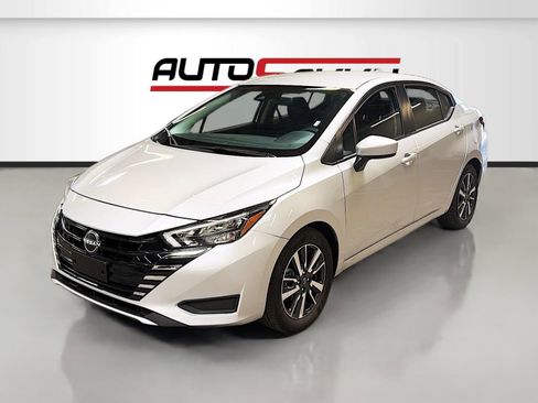 Used 2025 Nissan Versa SV FWD image 3