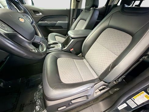 Used 2017 Chevrolet Colorado Z71 RWD image 11
