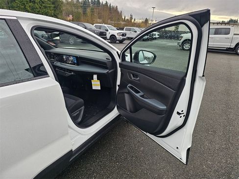 New 2026 Nissan Leaf image 24