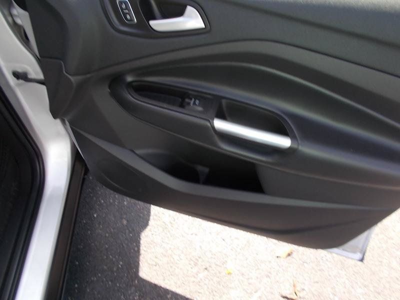 Used 2017 Ford Escape SE w/ Equipment Group 201A FWD image 22