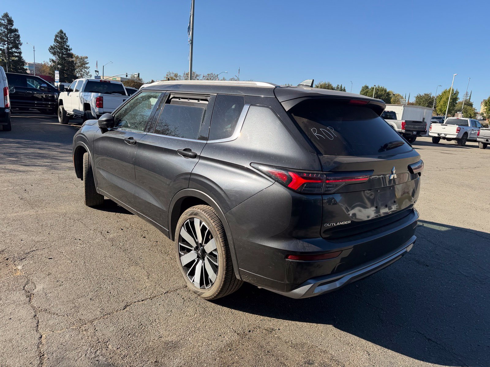 Used 2025 Mitsubishi Outlander SEL AWD/4WD image 3