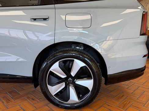 Used 2025 Volvo EX90 Plus AWD/4WD image 13