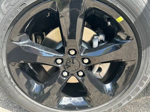 New 2025 Jeep Grand Cherokee Altitude image 10