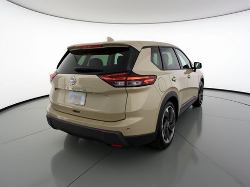 Used 2025 Nissan Rogue SV image 9