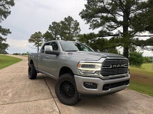 Used 2024 RAM 2500 Laramie AWD/4WD image 3