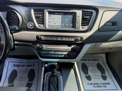 Used 2015 Kia Sedona SX FWD image 10