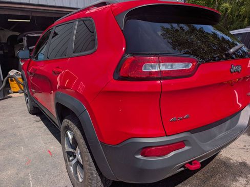 Used 2017 Jeep Cherokee Trailhawk AWD/4WD image 4