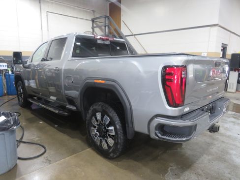 Used 2024 GMC Sierra 3500 Denali w/ Denali Reserve Package AWD/4WD image 4